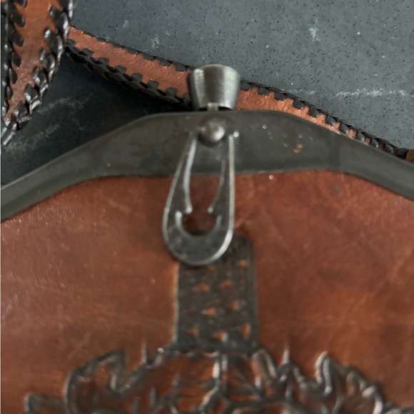 Brown Leather Floral Embossed Handbag hand tooled - Picture 6 of 9